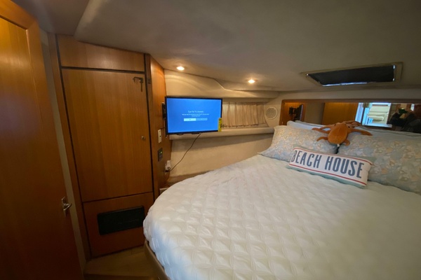 39ft Bayliner Yacht For Sale