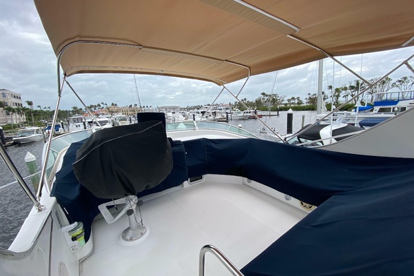 39ft Bayliner Yacht For Sale