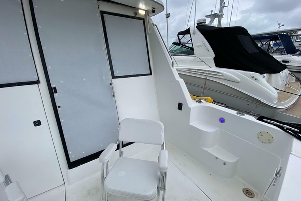 Photo of the 2001 Bayliner 3988 Motoryacht