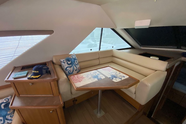 39ft Bayliner Yacht For Sale