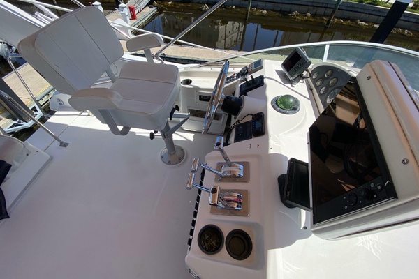 39ft Bayliner Yacht For Sale
