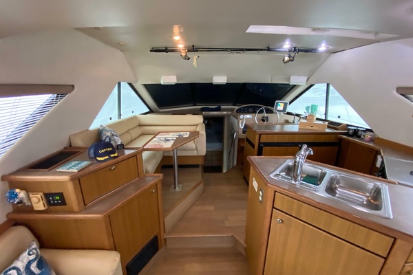 39ft Bayliner Yacht For Sale