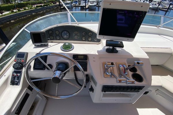 39ft Bayliner Yacht For Sale