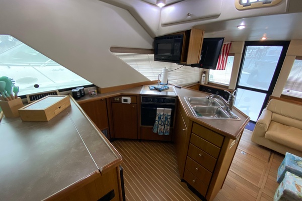 39ft Bayliner Yacht For Sale