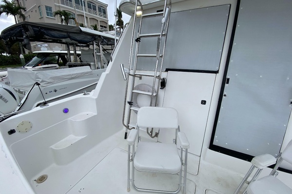 Photo of the 2001 Bayliner 3988 Motoryacht