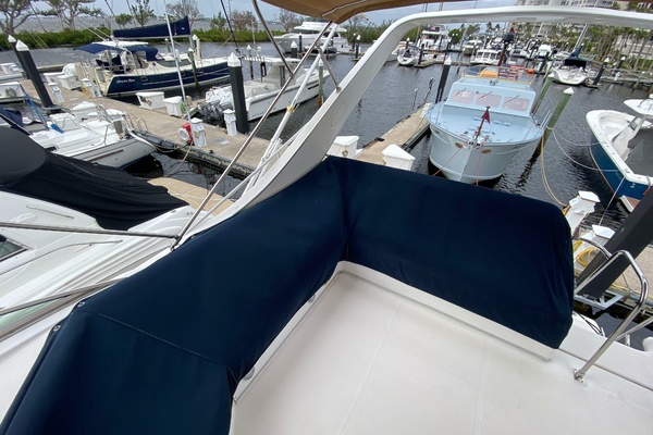 39ft Bayliner Yacht For Sale