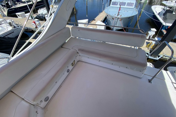 39ft Bayliner Yacht For Sale
