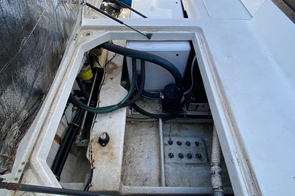 39ft Bayliner Yacht For Sale