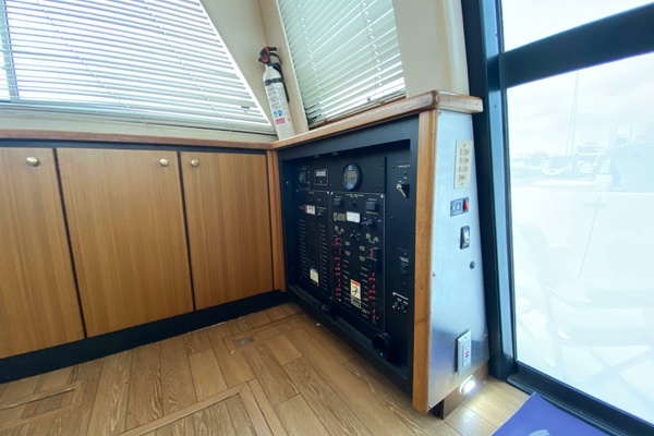 39ft Bayliner Yacht For Sale
