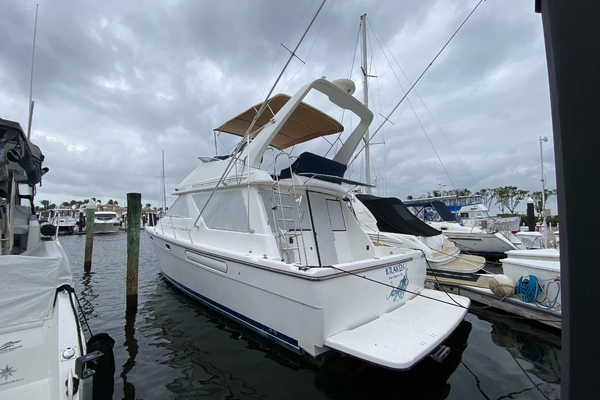 2001 Bayliner 3988 Motoryacht