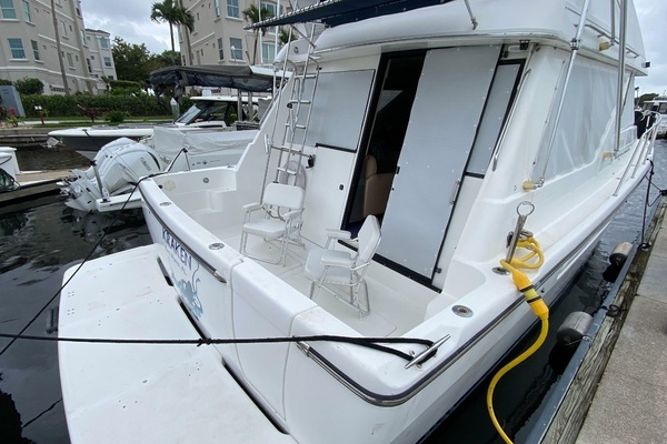 Photo of the 2001 Bayliner 3988 Motoryacht