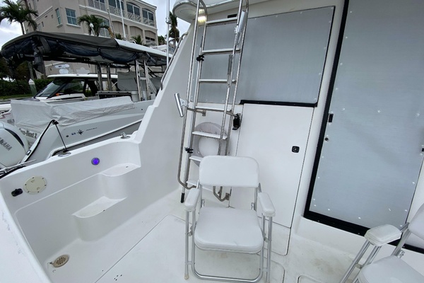 39ft Bayliner Yacht For Sale