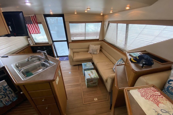 39ft Bayliner Yacht For Sale