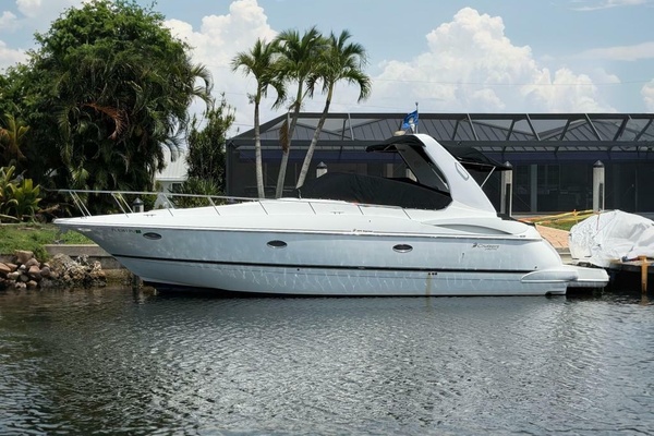 37ft Cruisers Yachts Yacht For Sale
