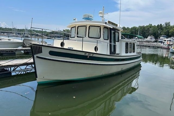 Photo of the 2001 Nordic Tugs 32 "Forget Me Knot"