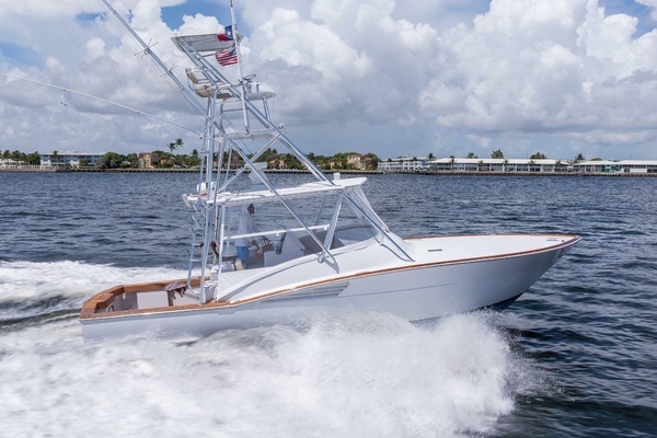 Predator 35 Express Yacht For Sale