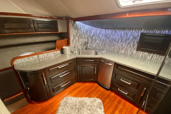 58ft Mares Yacht For Sale