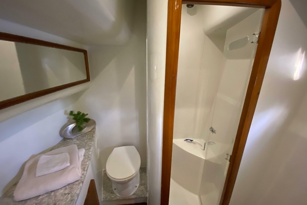 58ft Mares Yacht For Sale