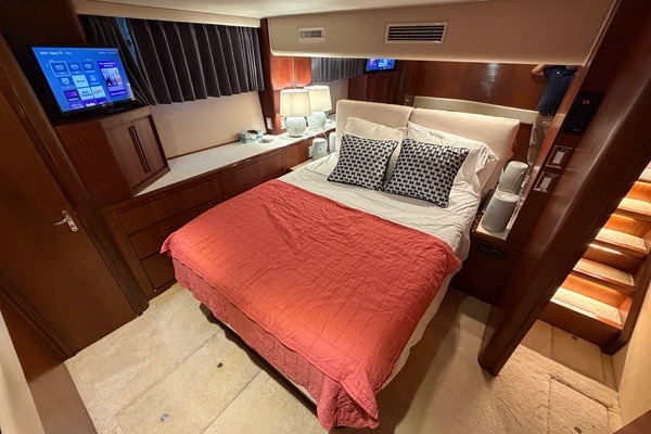 Hatteras 70 Cockpit Motor Yacht Yacht For Sale