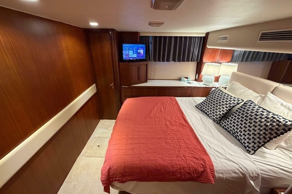 Hatteras 70 Cockpit Motor Yacht Yacht For Sale