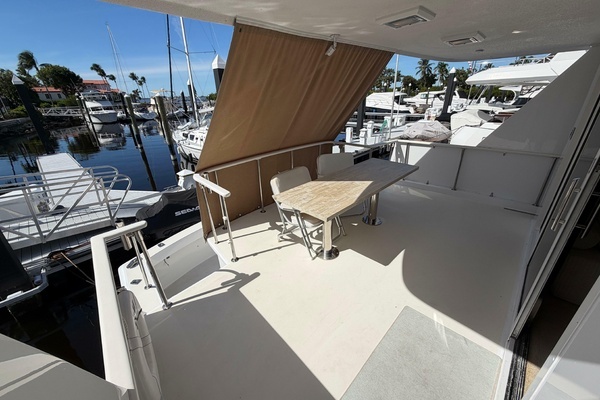 Hatteras 70 Cockpit Motor Yacht Yacht For Sale