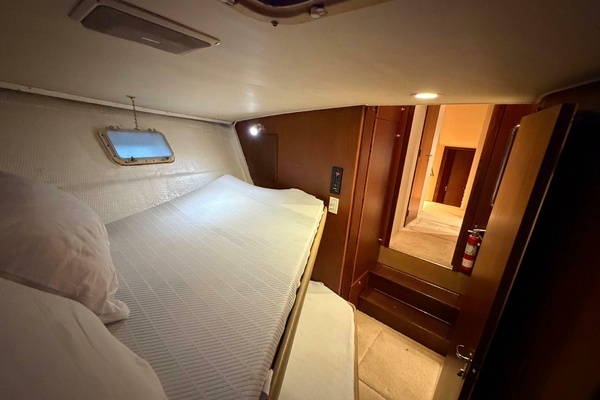 Hatteras 70 Cockpit Motor Yacht Yacht For Sale