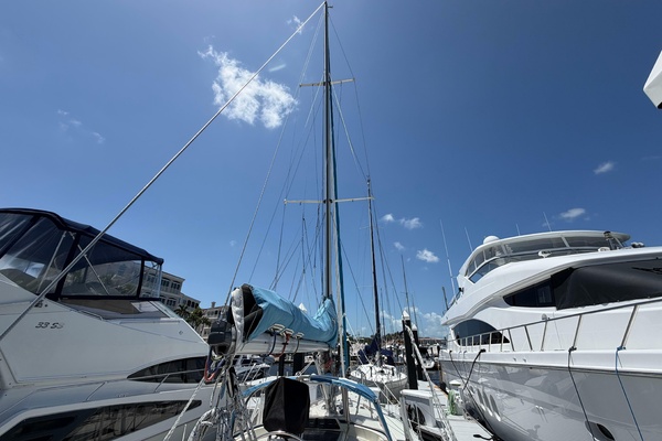 38ft Moody Yacht For Sale