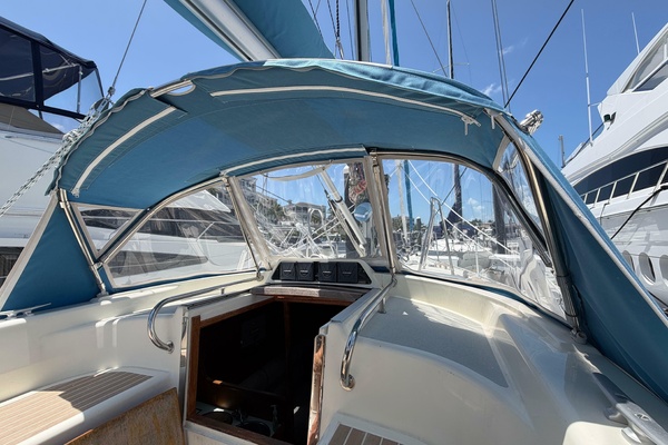 38ft Moody Yacht For Sale
