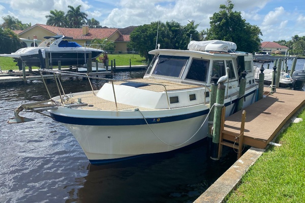 1986 Albin 34 Family Cruiser