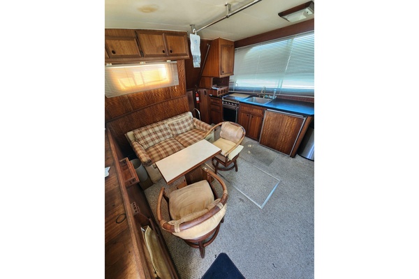 42ft Hatteras Yacht For Sale