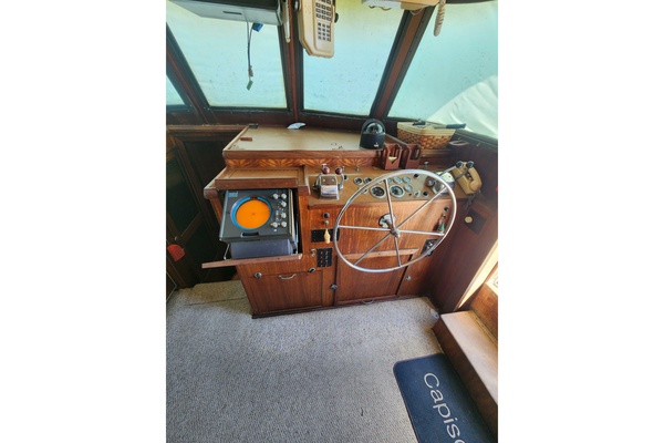 42ft Hatteras Yacht For Sale