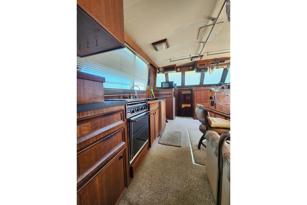 42ft Hatteras Yacht For Sale