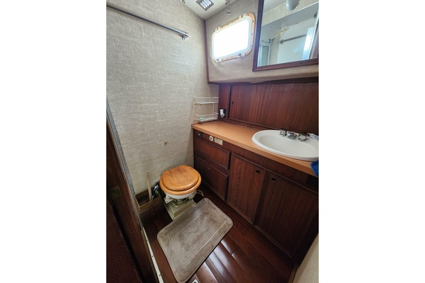 42ft Hatteras Yacht For Sale