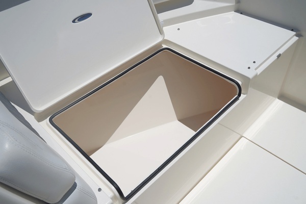 2021 Cobia 33