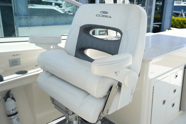 2021 Cobia 33