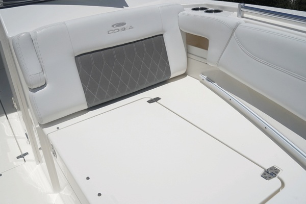 2021 Cobia 33