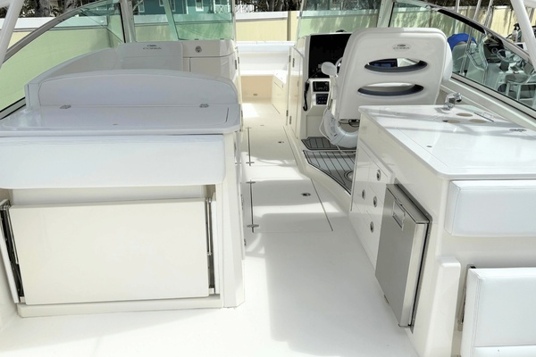 33ft Cobia Yacht For Sale