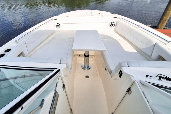 33ft Cobia Yacht For Sale