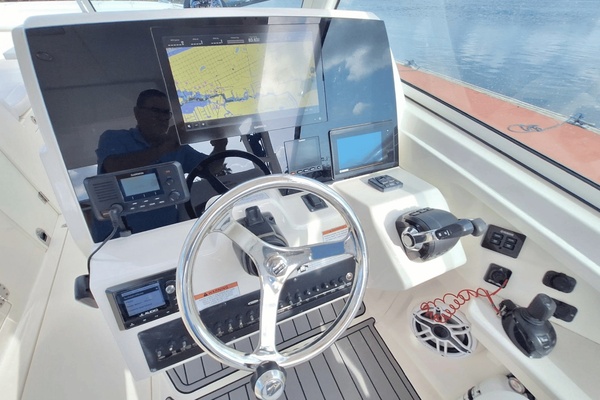 33ft Cobia Yacht For Sale