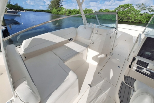 33ft Cobia Yacht For Sale