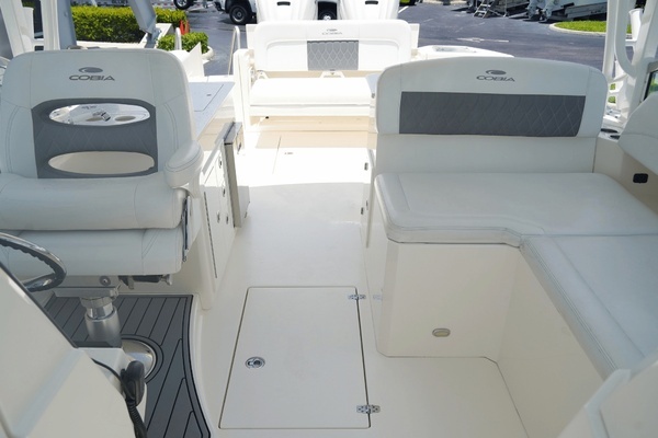 2021 Cobia 33