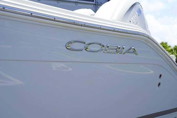 2021 Cobia 33
