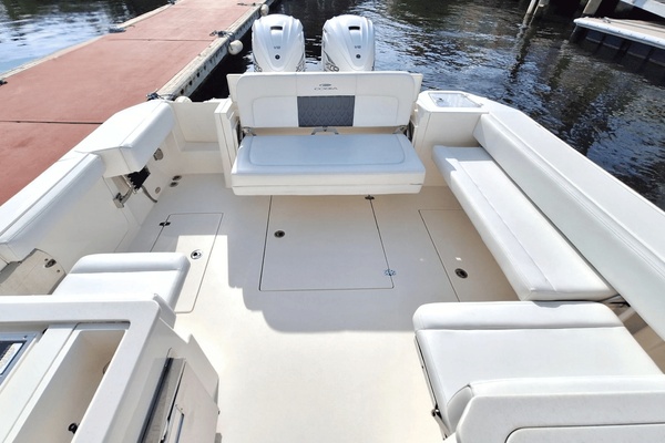 33ft Cobia Yacht For Sale
