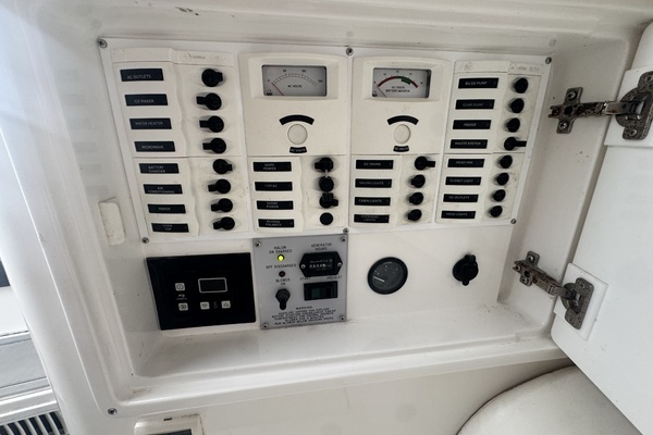 2002 Intrepid 38