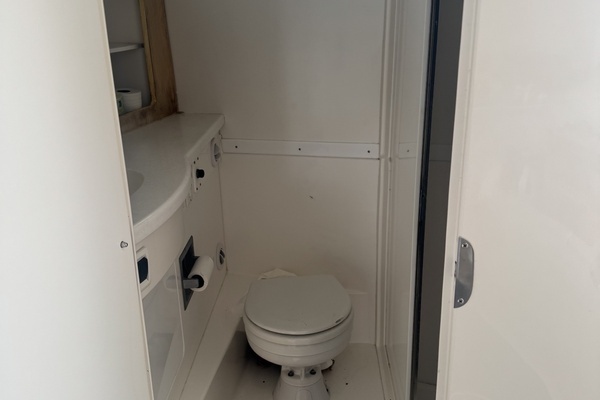 2002 Intrepid 38