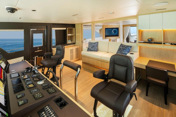 FD110 007 110ft Horizon Yacht For Sale