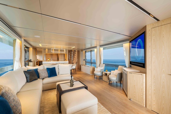 FD110 007 110ft Horizon Yacht For Sale