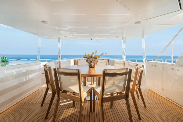 FD110 007 110ft Horizon Yacht For Sale