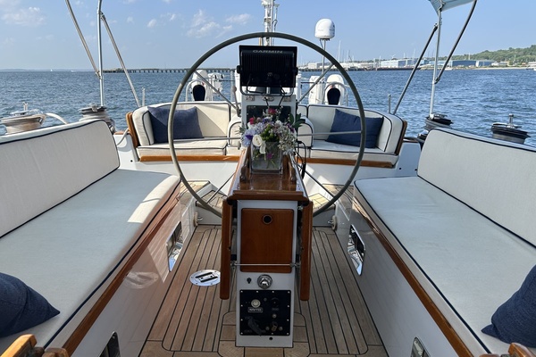MOONRACER 60ft Little Harbor Yacht For Sale