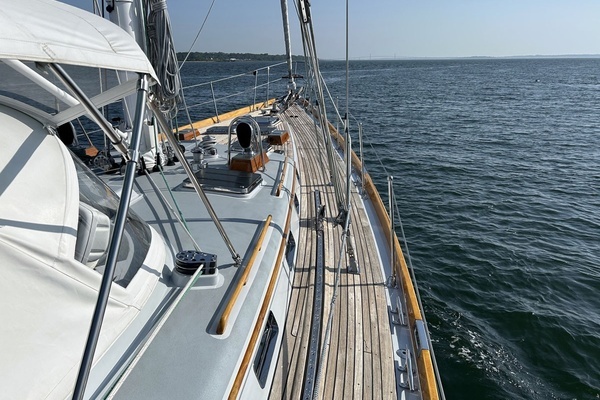 Little Harbor 60 Yacht For Sale